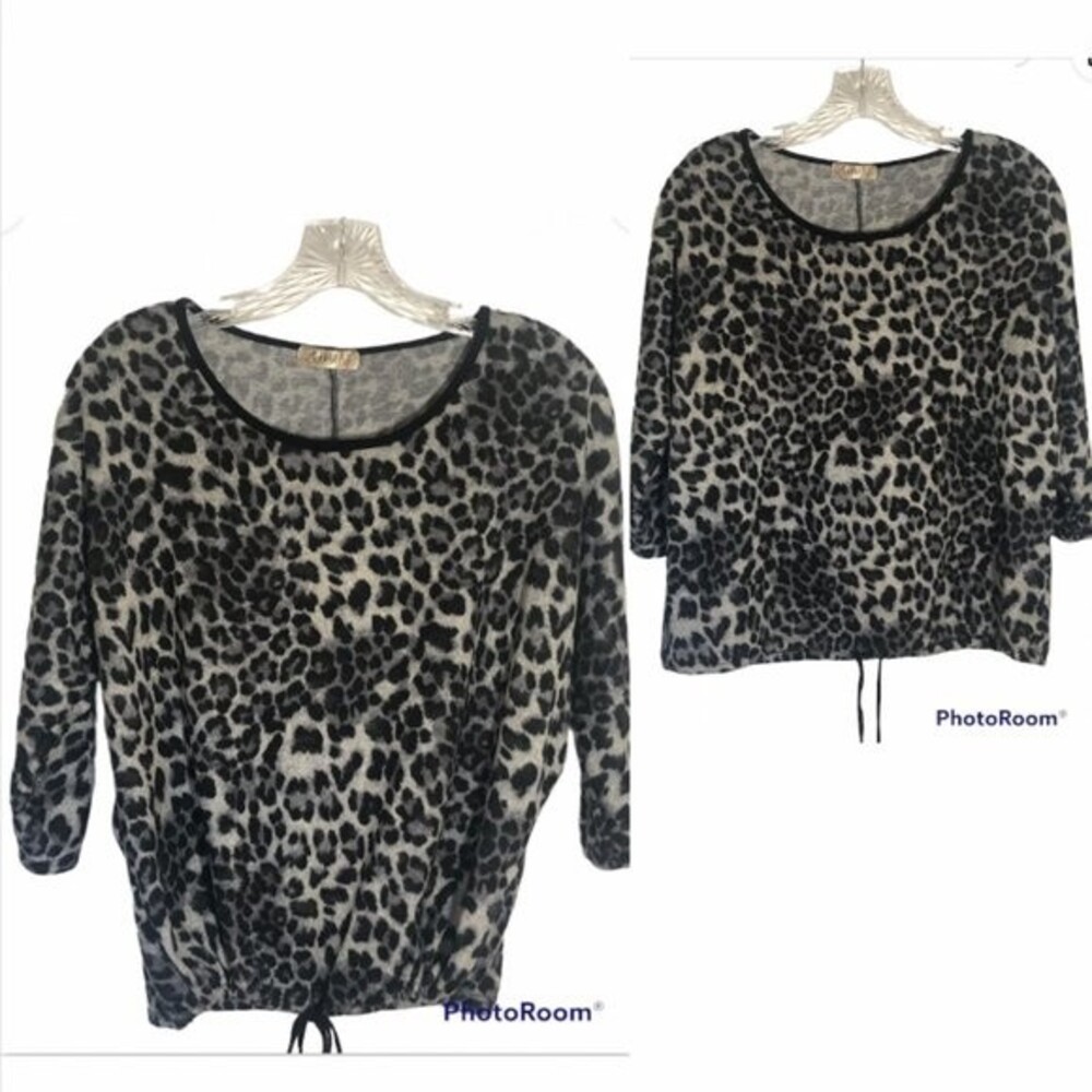 Lavish Leopard print  blouse | great for work, business casual Size M
